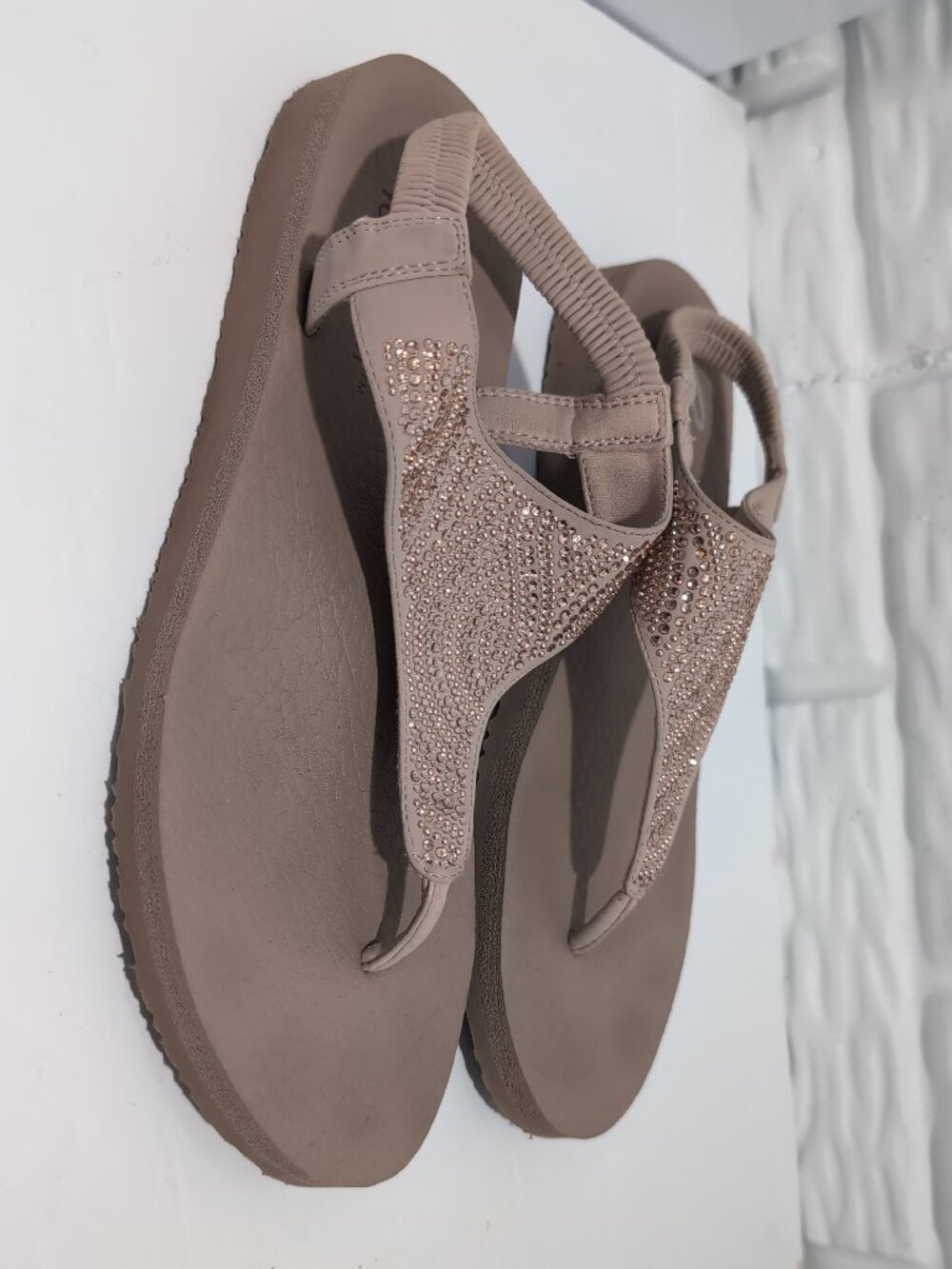 Skechers Rhinestone Thong Sandals Meditation New Moon Blush Womens 10 Comfort